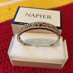 NAPIER Bracelet gold tone